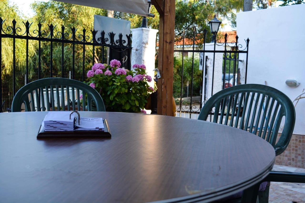 Hostal Sofia'S Sea View House Vravrona Exterior foto